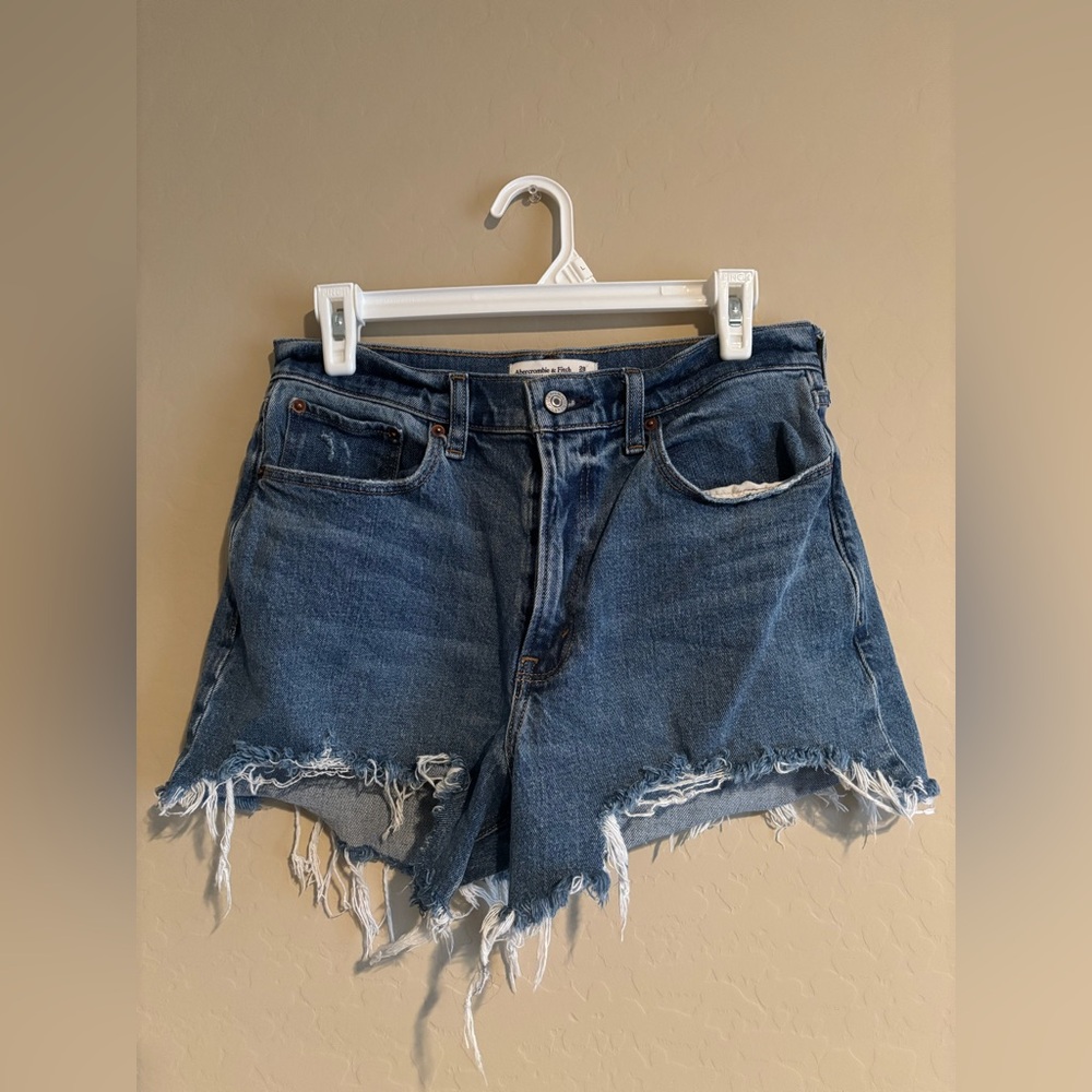 Abercombie the 4” mom short